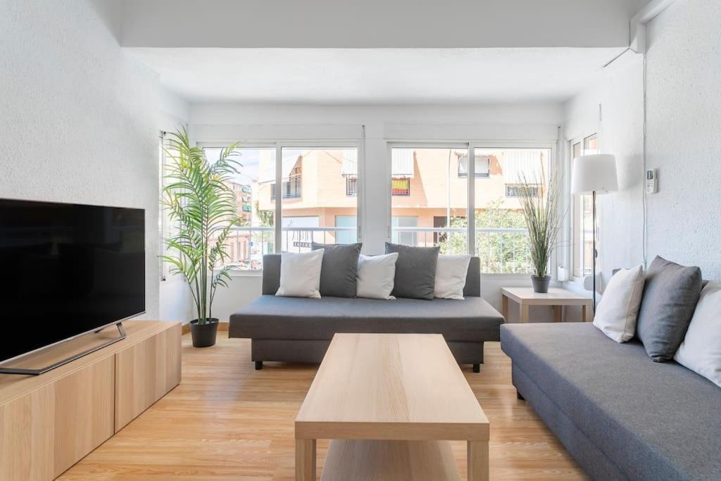 Encantador Apartamento De 3 Habitaciones Con Balcon Alicante Buitenkant foto